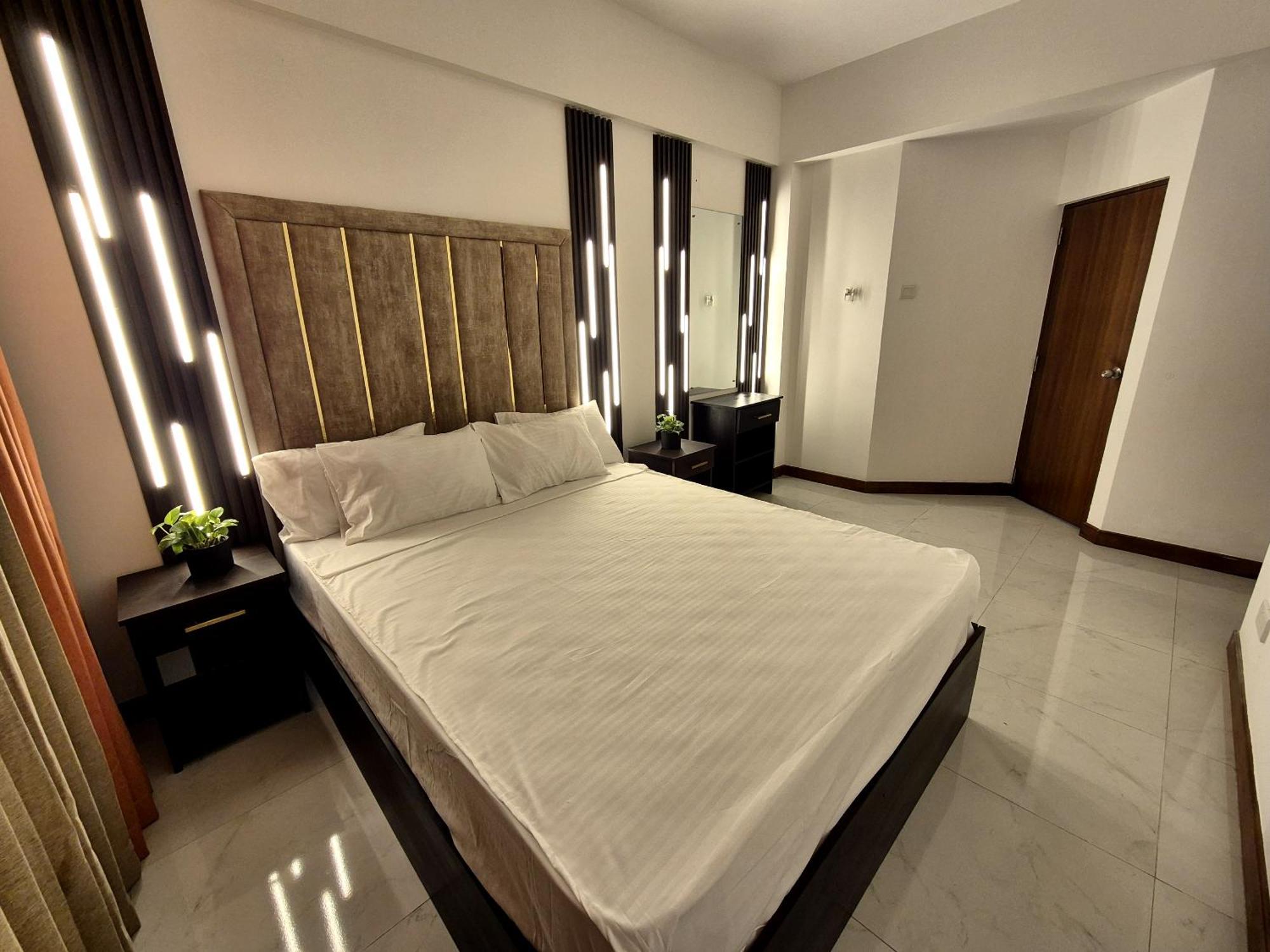 Shiloh Apartment *